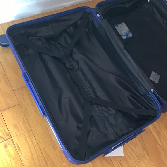 Calvin Klein Royal Blue Hard-Case 24” Suit Case - Picture 15 of 17